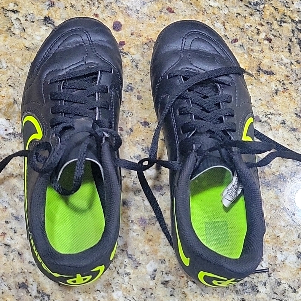 Nike tempo soccer cleats